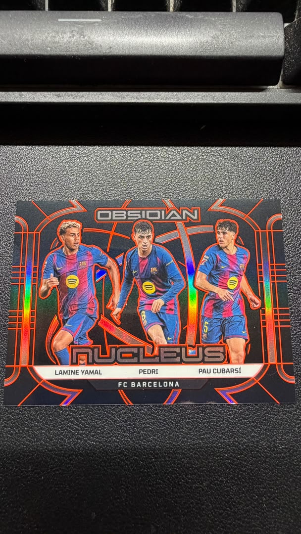 Lamine Yamal / Pedri / Pau Cubarsí 2025-26 Panini Obsidian Nucleus Electric Etch Orange 56/75 #2 – FC Barcelona