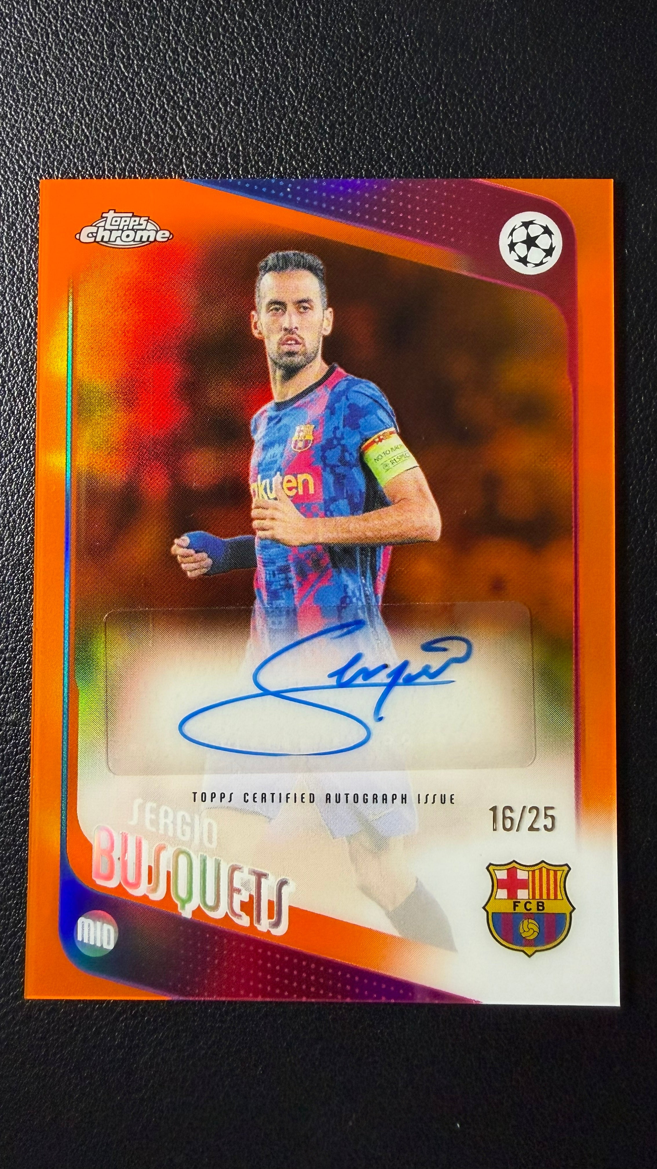2021-22 Topps Chrome UEFA Sergio Busquets Orange Refractor Auto #16/25 FC Barcelona