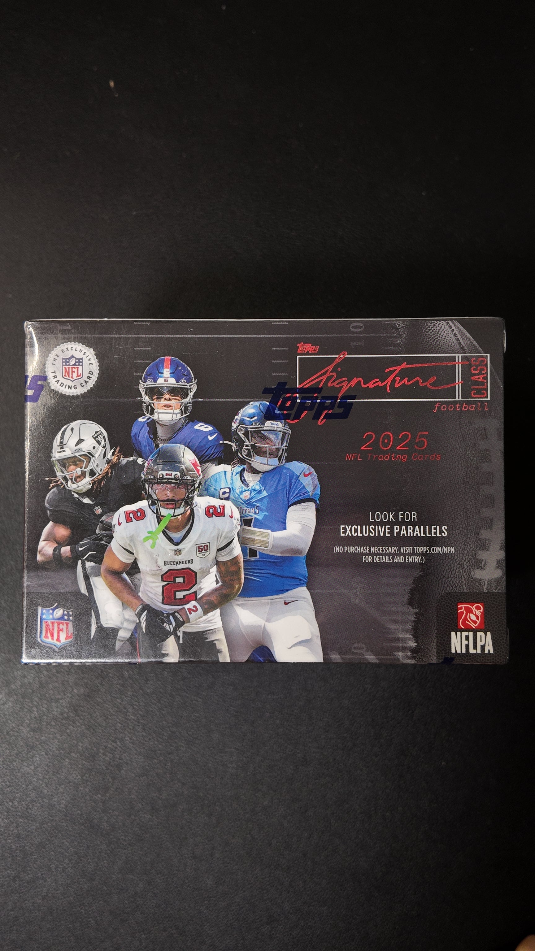 2025 Topps Signature Class Football Blaster Box